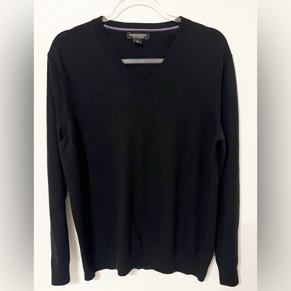 Banana Republic Extra Fine Merino Wool Long Sleeve V Neck Men’s Sweater Classic